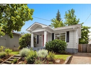 Building Photo - 2525 SE 26th Ave