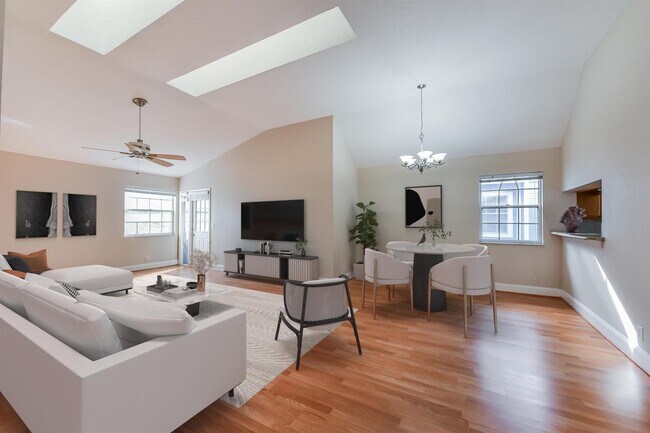 Building Photo - 5353 Buckhead Cir