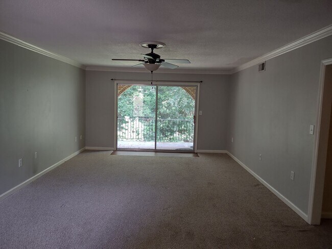 Foto del edificio - Lovely Two Bedroom/Two Bath Condo - THREE ...