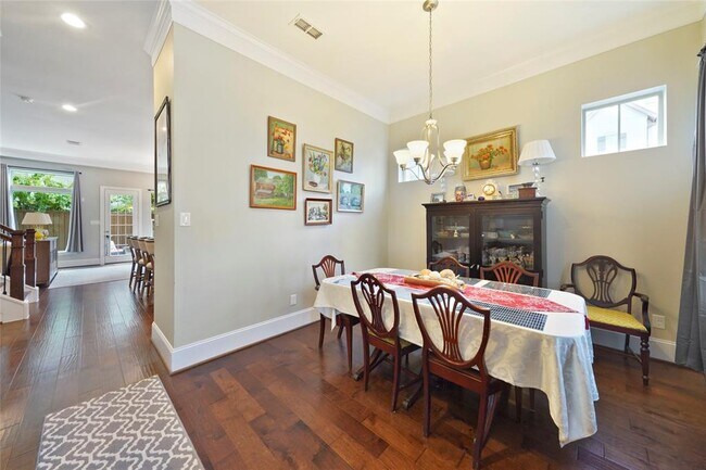 Building Photo - 6739 Sussex Manor St