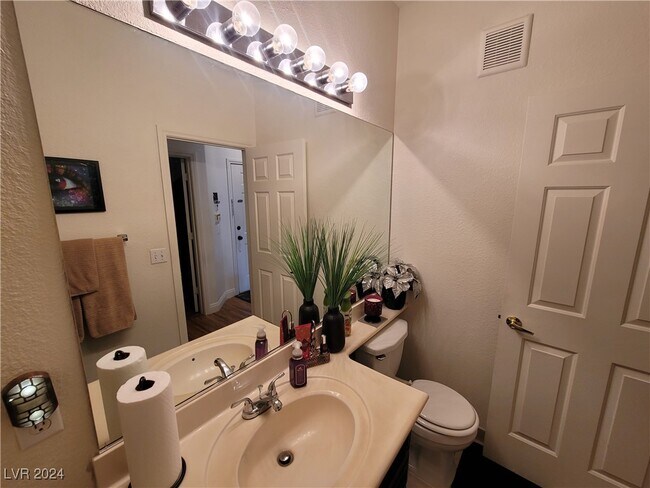 Building Photo - 7450 S Eastern Ave