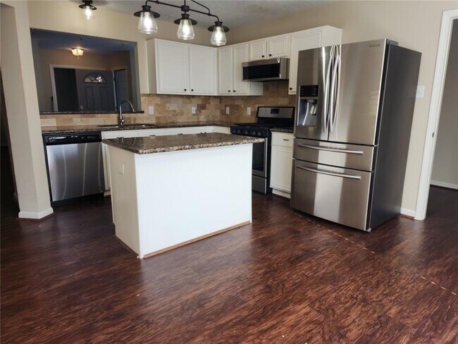 Foto del edificio - 16106 Boot Ridge Rd