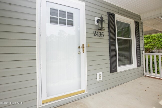 Building Photo - 2435 Longleaf Dr SW