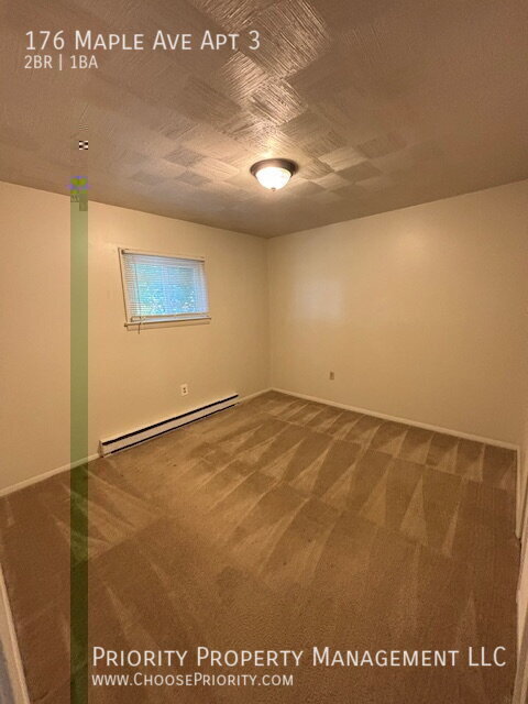 Foto del edificio - 176 Maple Ave