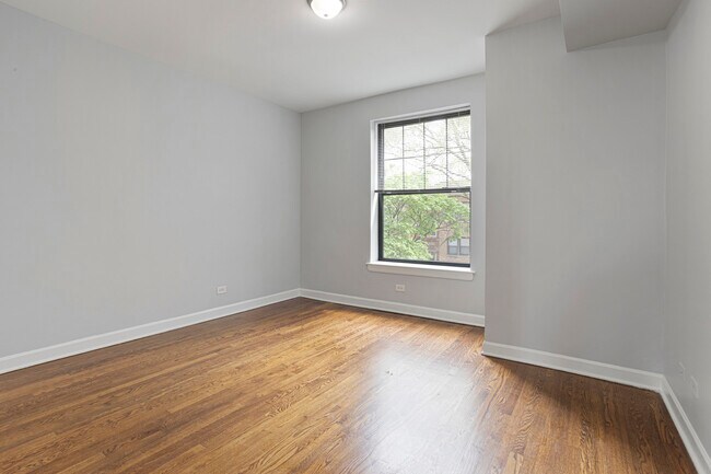 Building Photo - 7702 N Marshfield Ave