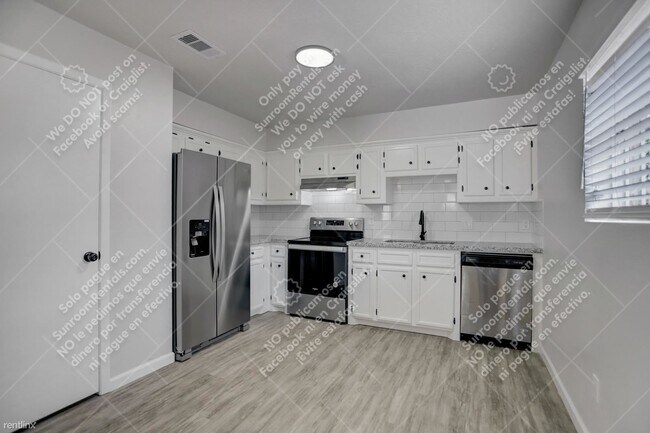 Building Photo - 2 br, 2 bath Duplex - 12621 Veterans Memor...