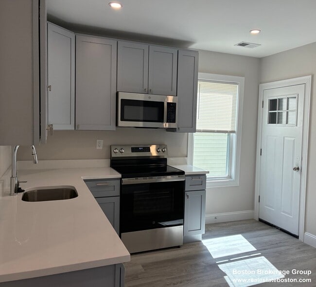 Photo - 3 Sudan St. #3 Dorchester House