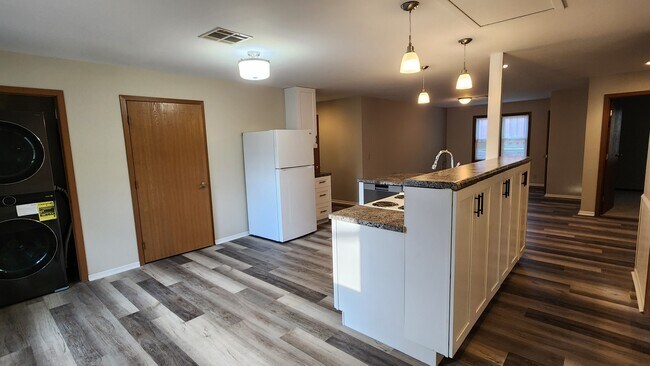Foto del edificio - 538 Woodridge Ct