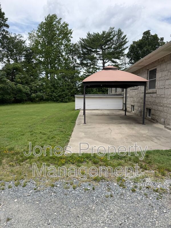 Foto del edificio - 1048 Shuping Mill Rd