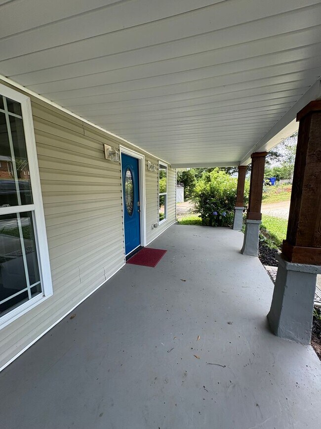 Foto del edificio - 3 Bedroom 2 Bath Home in Greenville