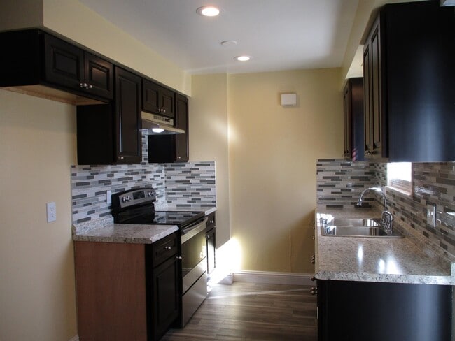 Building Photo - 307 Goya Dr
