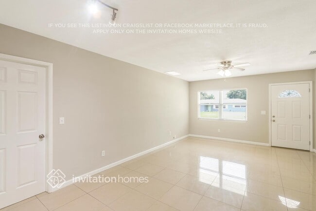 Building Photo - 1429 Regina Dr W