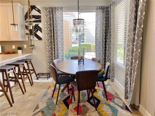 Foto del edificio - 2069 Summer Blossom Ct