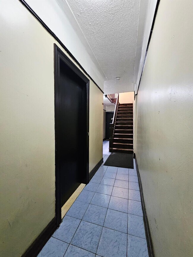 Foto del edificio - 176 E 93rd St