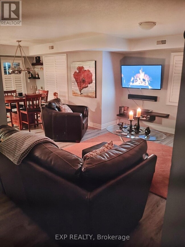 Building Photo - 33 Madelaine Dr