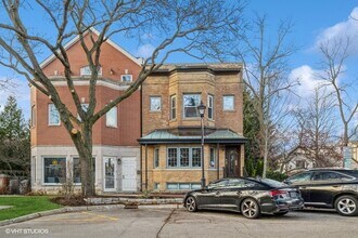 Building Photo - 383 Park Ave