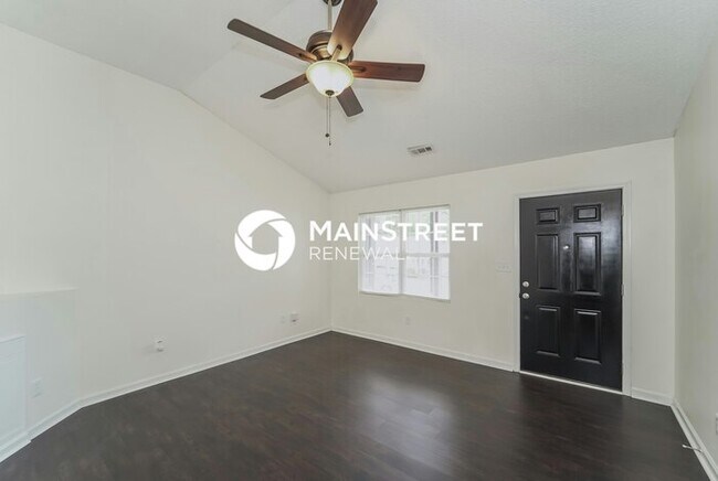 Building Photo - 3 Bedroom Pet-Friendly Home in Charlotte, NC with Main Street Renewal