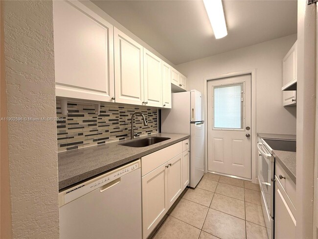 Foto del edificio - 1450 Atlantic Shores Blvd