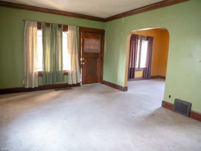 Building Photo - 3 br, 1 bath House - 1645 Wakefield Ave