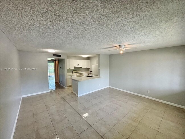 Building Photo - 1822 Meadows Cir W