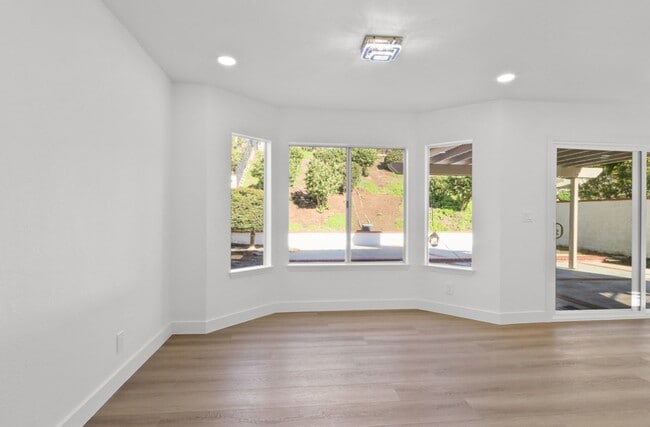 Foto del edificio - 21525 Vía Pepita