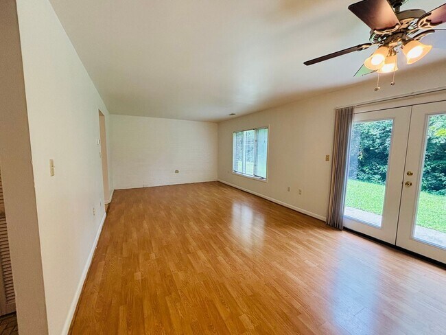 Foto del edificio - 3 Bedroom 2.5 Bath Townhouse