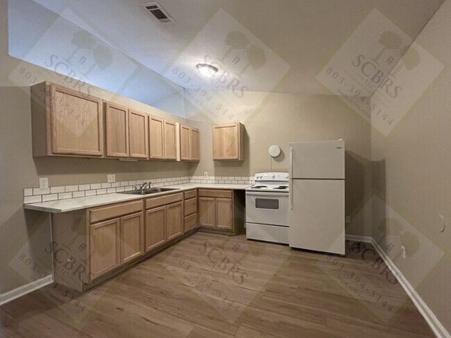 Building Photo - 10 Silver Oak Cir