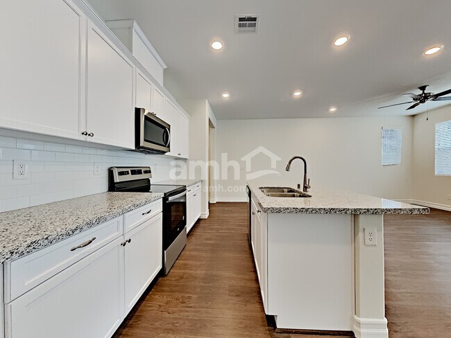 Foto del edificio - 6138 W Haleh Ave