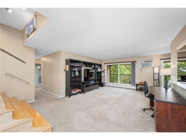 Building Photo - 4860 Park Commons Dr