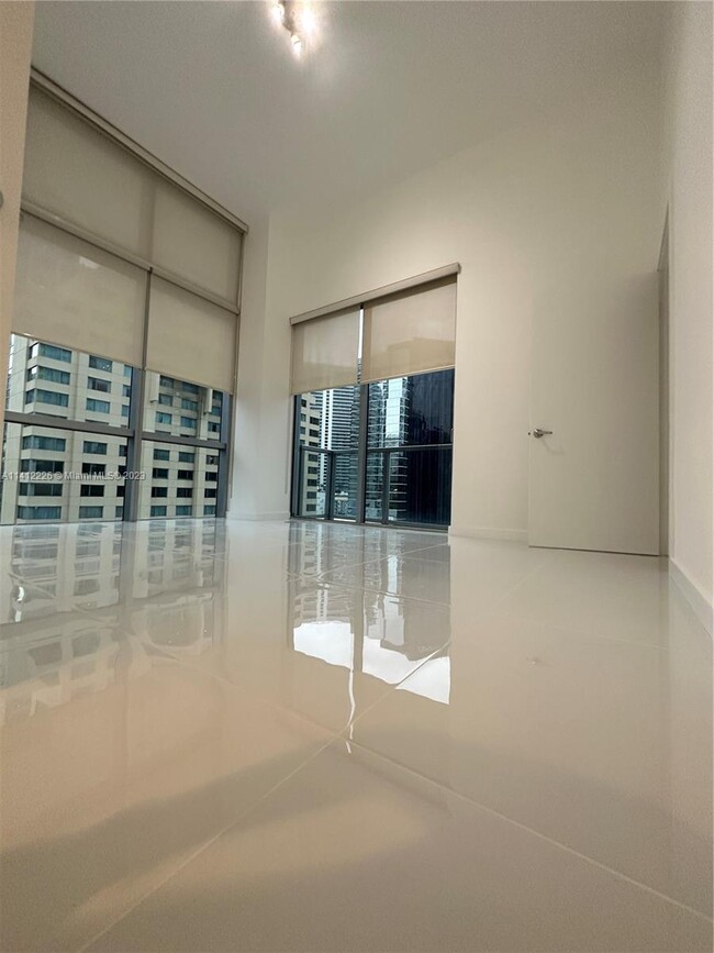 Foto del edificio - 1050 Brickell Ave