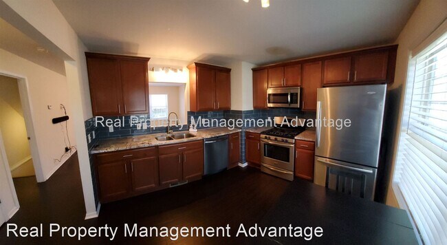 Building Photo - 2 br, 2.5 bath House - 480 Livernois St.