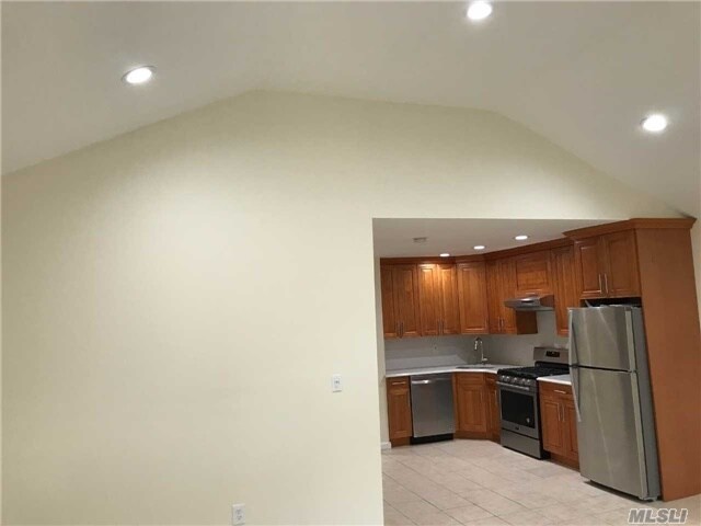 Foto del edificio - 57-28 164th St