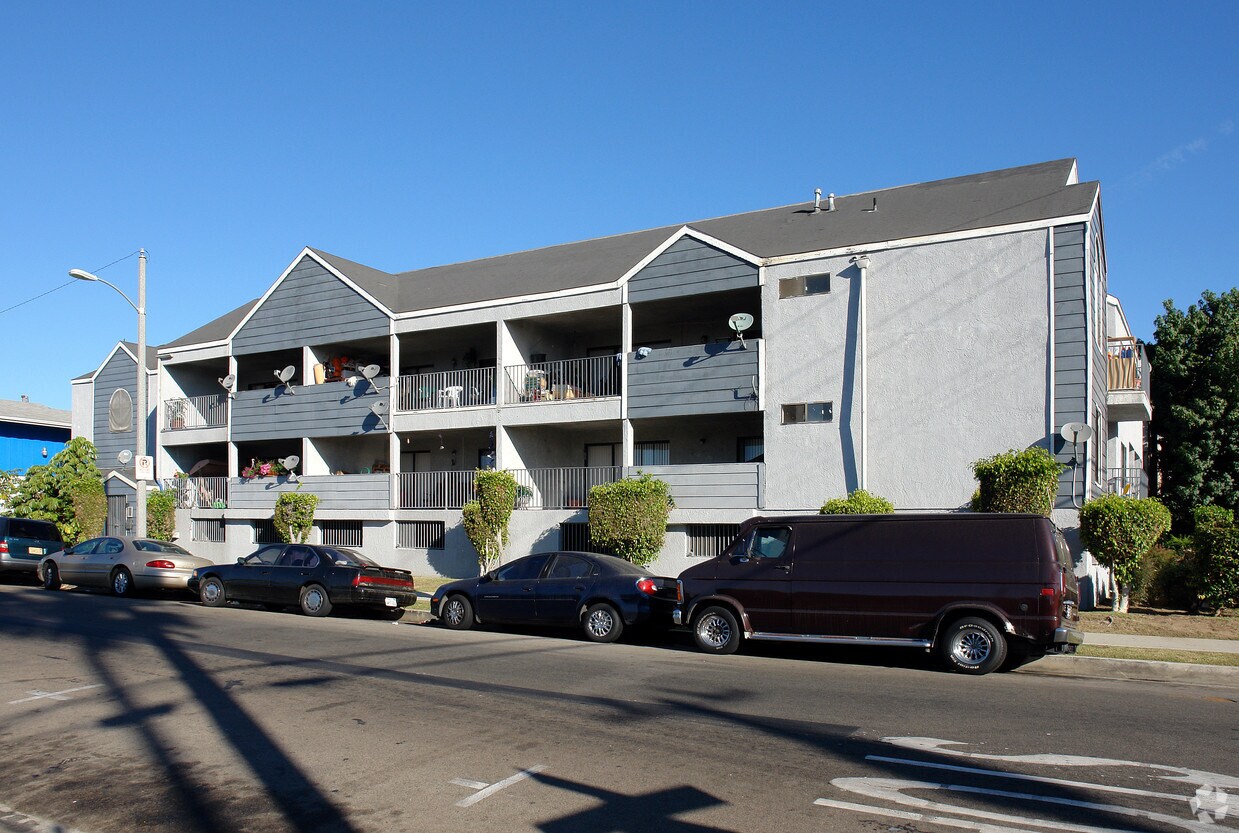 Building Photo - 803 N Inglewood Ave