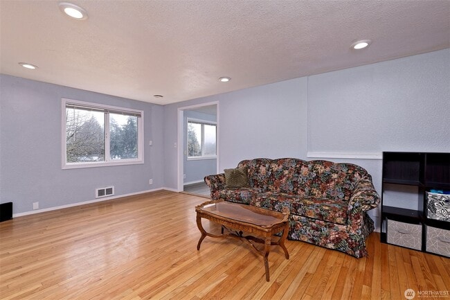 Foto del edificio - 580 SE Arcadia Rd