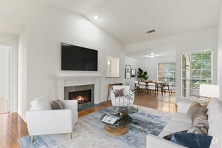 Building Photo - 3550 Country Square Dr