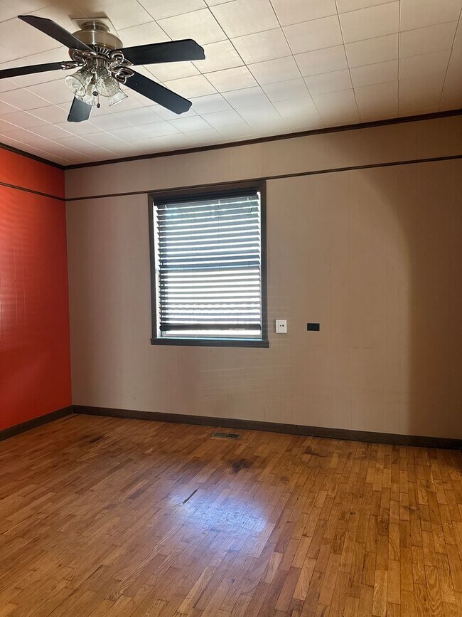 Foto del edificio - 622 S 6th St