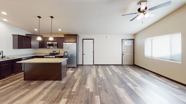 Building Photo - Stylish Living in a 3-Bed, 2-Bath Townhome with a 2-Car Garage