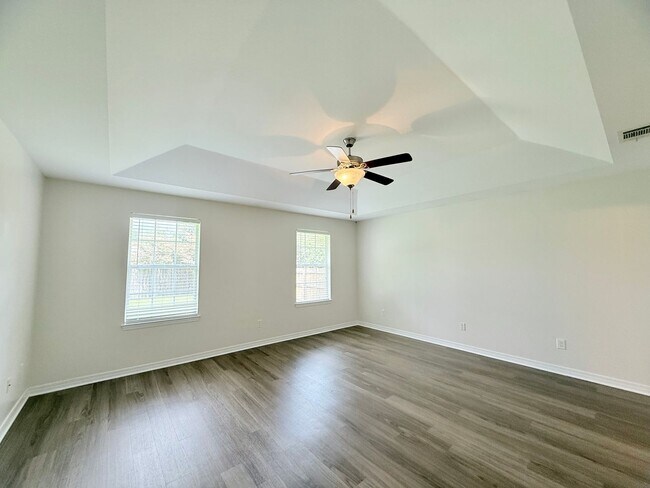 Foto del edificio - Spacious 4 Bed/3 Bath - Tanglewood