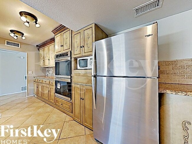 Building Photo - 4428 South La Corta Drive