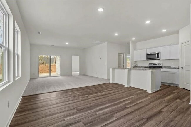 Building Photo - 31294 Williams Lndg St