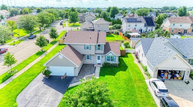 Foto del edificio - 1413 Skylark Ln