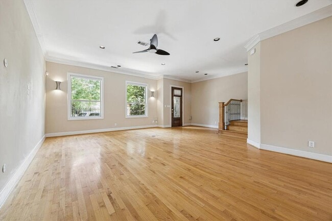Foto del edificio - 5512 Val Verde St