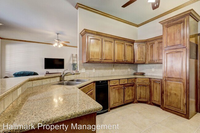 Building Photo - 4 br, 3 bath House - 15312 Himalaya Ridge