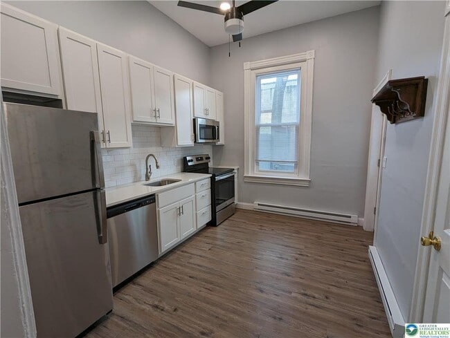 Foto del edificio - 136 S 8th St