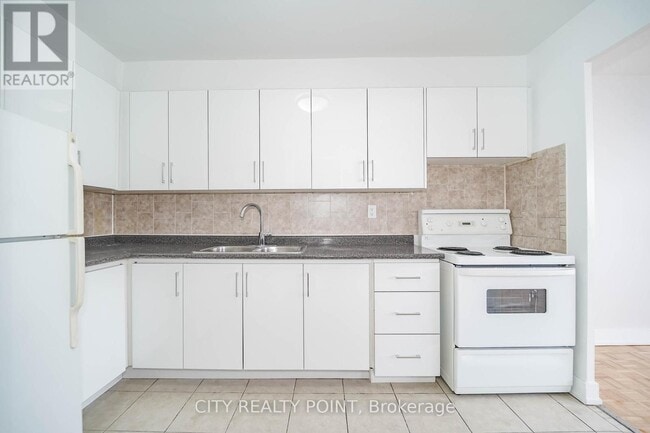 Photo du bâtiment - 6200 Bathurst St