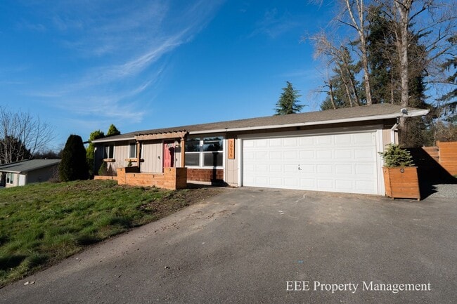Photo - Cozy Redmond Rambler ready for move in NOW House