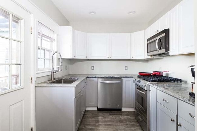 Building Photo - 58 Ripley St