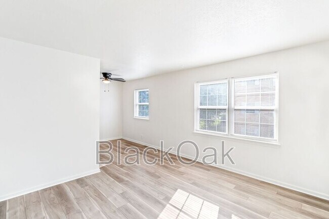 Foto del edificio - 4124 Foreman Ln