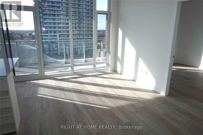 Photo du bâtiment - 2520 Eglinton Ave W