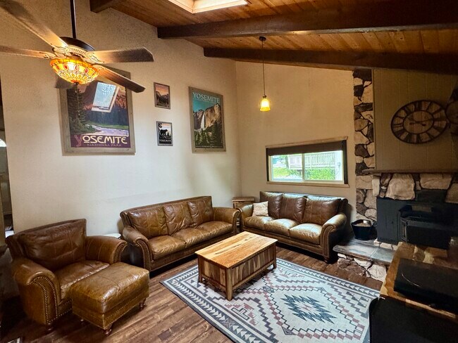 Foto del edificio - 19380 Pleasantview Dr